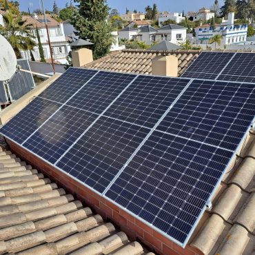 Instalación de placas solares en casa unifamiliar en el Brillante