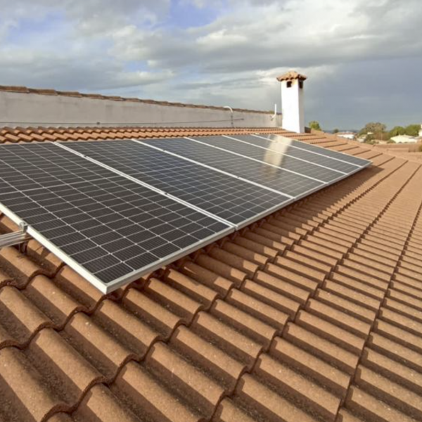 Instalación de placas solares en casa unifamiliar La Carlota